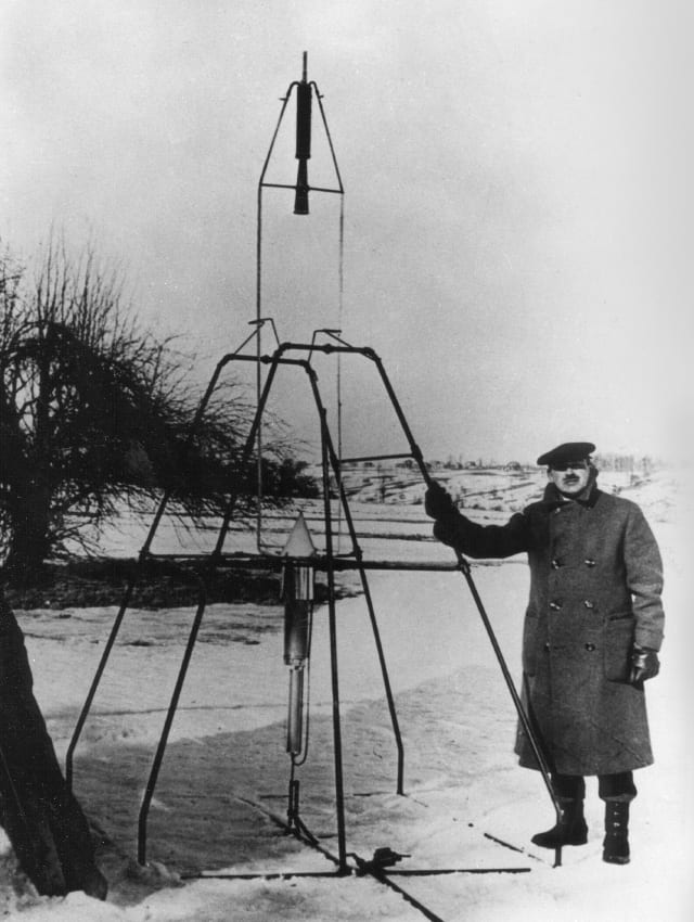 16 Mart 1926-ilk sıvı yakıtlı roket
