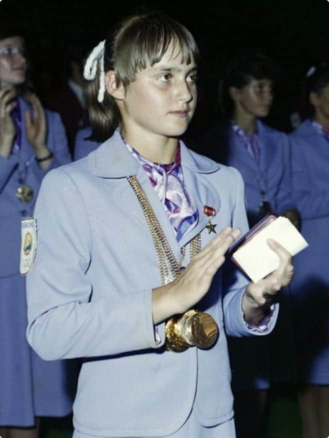 Nadia Comăneci 1976 Montreal Olimpiyatları madalyalarla