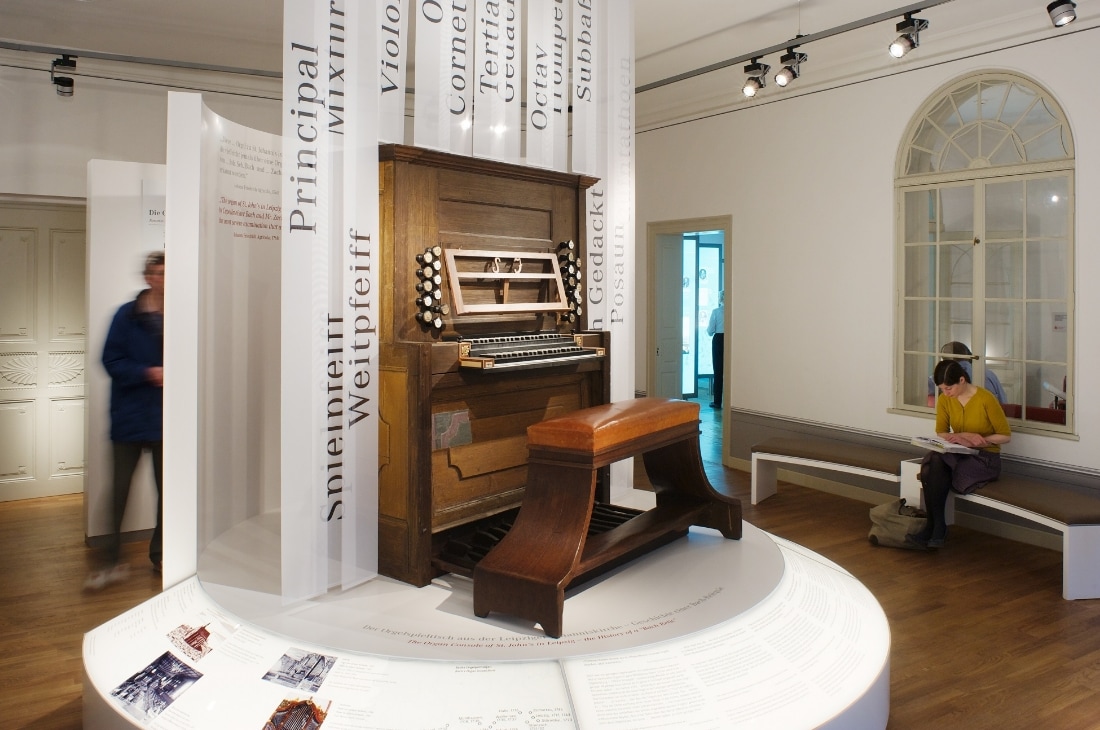Leipzig’deki Bach müzesinden Bach’ın çaldığı müzik aletleri de sergileniyor.