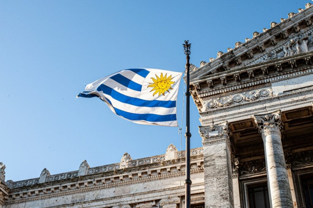 uruguay bayrağı