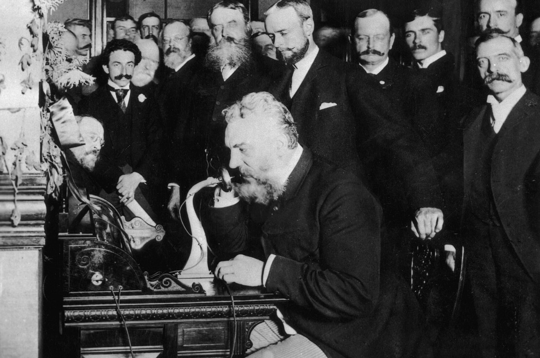 Alexander Graham Bell New York’tan Chicago’yu arıyor (1892).